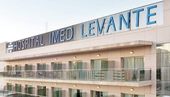 exterior del hospital imed levante