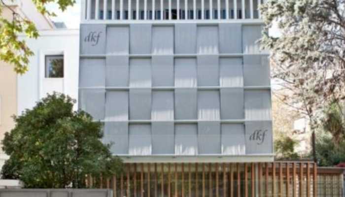 Fachada exterior de la Clínica DKF